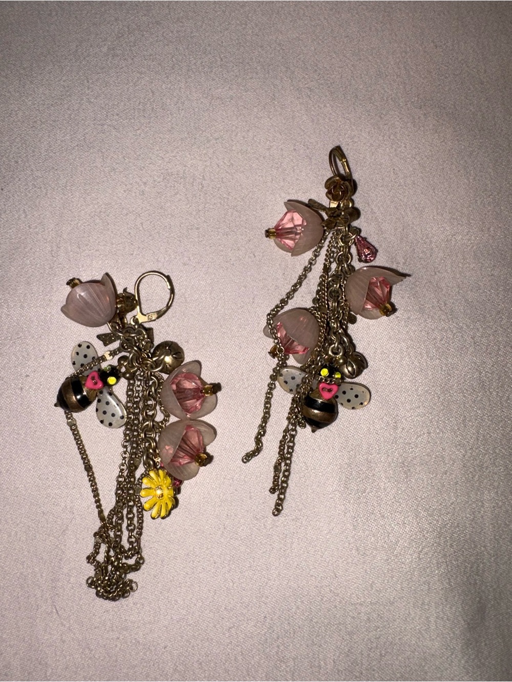 Vintage Y2K Betsey Johnson Gold-Tone Pink Flower & Bee Dangle Earrings